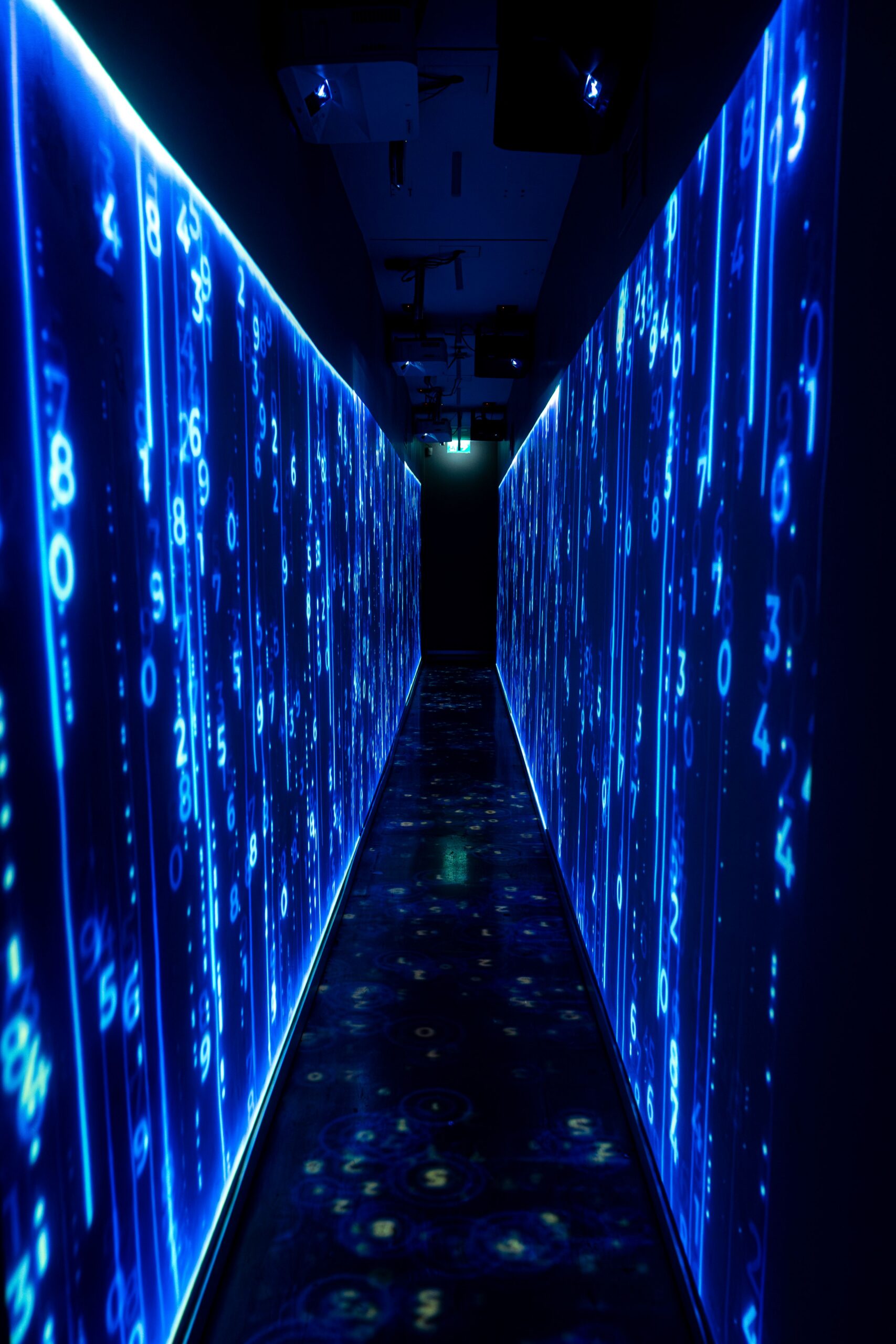 Digitaler Datenraum als Symbol für Datenanalyse und künstliche Intelligenz.